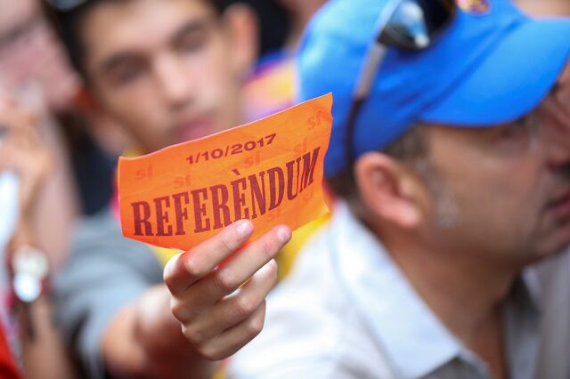 Independentistas preparam-se para votar enquanto Madrid se prepara para os impedir
