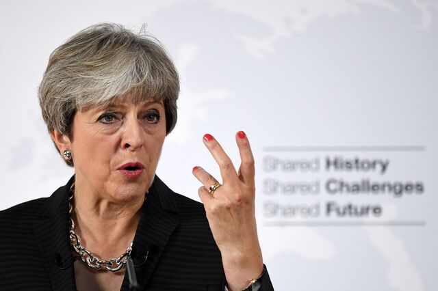 Economia britânica acelera para máximos de 2016
