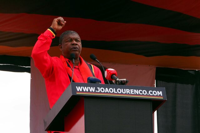 Presidente angolano exonera ministro que faltou à tomada de posse
