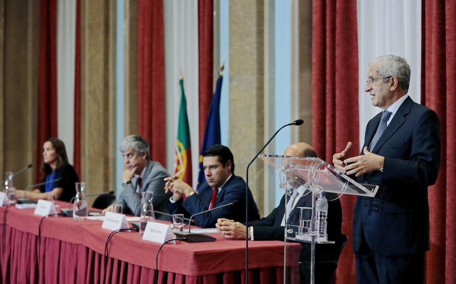 carlos tavares mario centeno ministro finanças supervisao