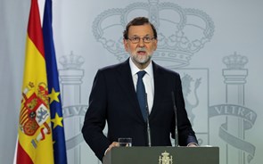 Rajoy passa a bola a Puigdemont e pede para 'confirmar' se declarou a independência