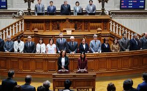 AR cumpre minuto de silêncio em homenagem às vítimas