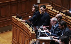 Catarina Martins diz que 'há perguntas a que o Governo deve responder'