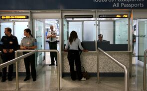 Passaportes SEF fronteira aeroporto 