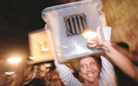 'Sim' vence com 90% na Catalunha e abre a porta a declaração de independência