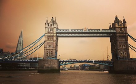 Fumo dos incêndios de Portugal chega aos céus de Londres