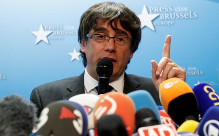 Puigdemont diz que Espanha está longe de práticas democráticas