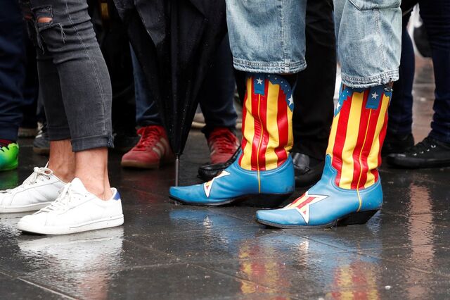 Madrid ameaça intervir na crise que começa a 'ir ao bolso' dos catalães
