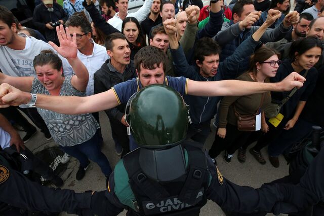 Catalunha: Bloco de Esquerda condena 'violenta repressão' do governo espanhol