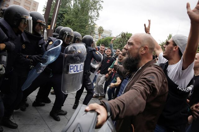 Grupo de intelectuais portugueses assina manifesto sobre a Catalunha