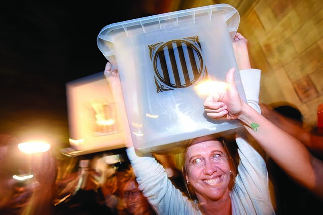 'Sim' vence com 90% na Catalunha e abre a porta a declaração de independência