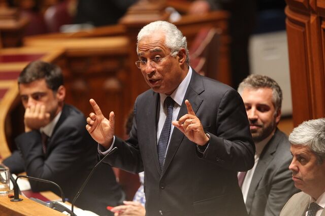 PSD e CDS travam alteração da agenda parlamentar. Debate com Costa mantém-se na quarta-feira