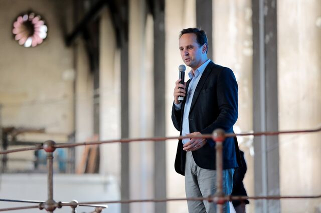 Medina contrata fotógrafo para Lisboa por 72 mil euros