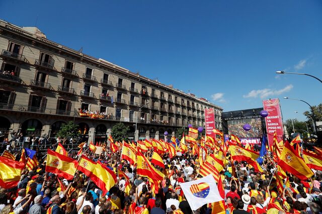 Crise na Catalunha: Espanha revê em baixa previsão de crescimento para 2018