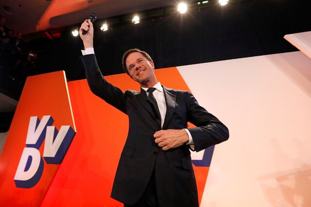 Holanda: Coligação de direita já tem apoio para formar governo