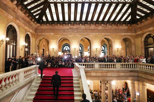 Declaração do presidente do governo da Catalunha adiada por uma hora