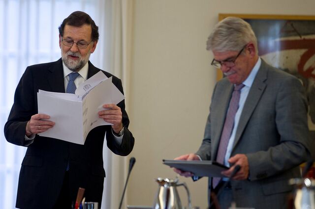 Chefe da diplomacia espanhol admite que Puidgemont pode vir a ser preso