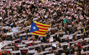 Greve geral na Catalunha junta milhares a pedir libertação dos 'presos políticos'
