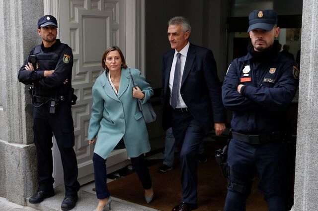 Supremo ordena vigilância policial aos membros da Mesa do Parlamento catalão e adia audiências