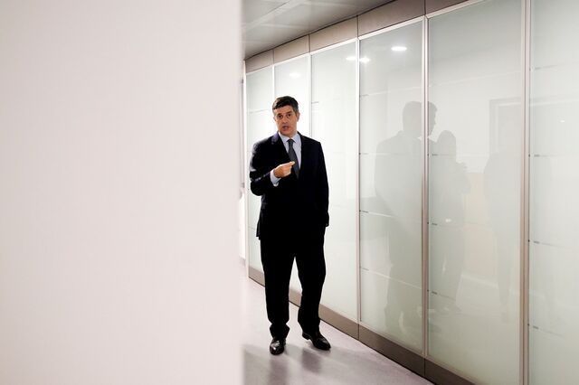 Ministro da Economia diz que há investidores interessados na antiga Triumph