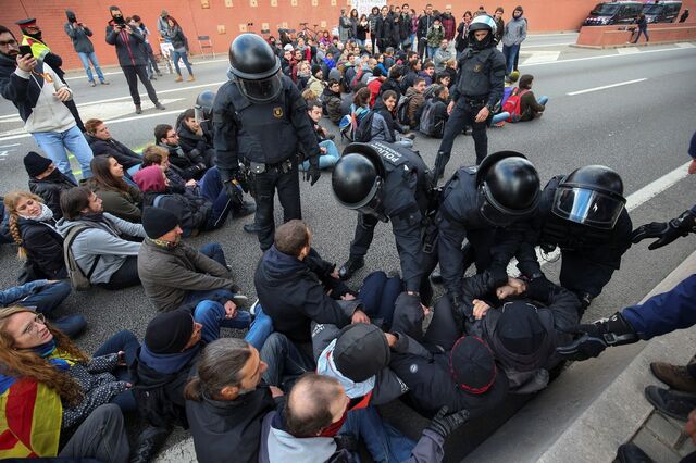 Greve geral na Catalunha junta milhares a pedir libertação dos 'presos políticos'