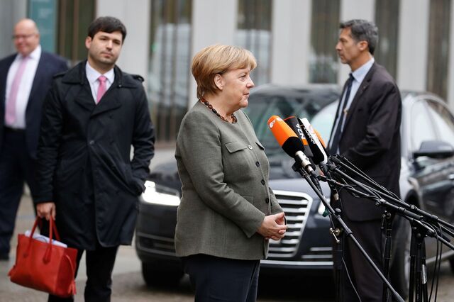Merkel optimista sobre formação da coligação Jamaica mas admite que tarefa é difícil