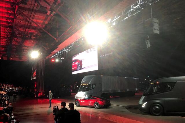 Tesla vai para o espaço dentro de foguetão