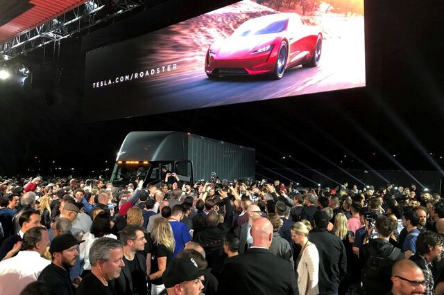 Fotogaleria: Tesla lança camião eléctrico e apresenta roadster