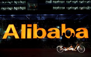 Alibaba bate recorde de mais de 38 mil milhões em vendas no dia dos solteiros
