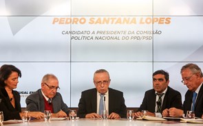 Ex-governantes, líder parlamentar e militantes históricos na Comissão Nacional de Santana