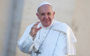 Papa alerta para 'jornais-fotocópia' e jornalistas que não gastam 'as solas dos sapatos' 