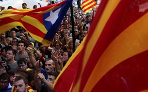 Entre 100 mil e 200 mil pessoas pedem libertação dos presos catalães 