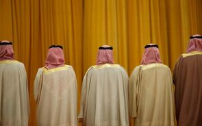 Arábia Saudita acalma mercado. Petróleo sobe mais de 1%