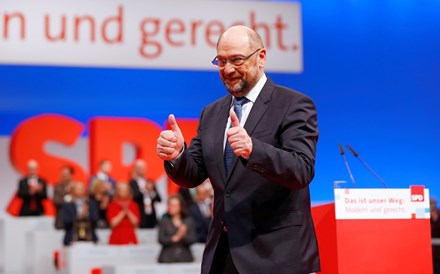 Schulz cede à pressão do SPD e desiste de chefiar os Negócios Estrangeiros