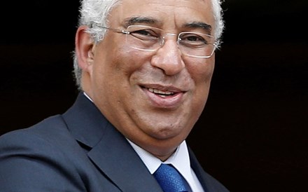 António Costa vai reunir-se no final do mês com presidente de Angola na Suíça 