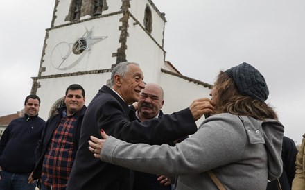 Marcelo apela à deslocação aos territórios afectados pelos incêndios