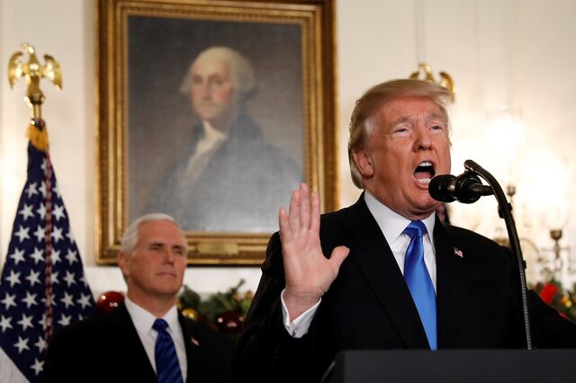 Trump diz que não pondera demitir procurador que investiga ligação à Rússia