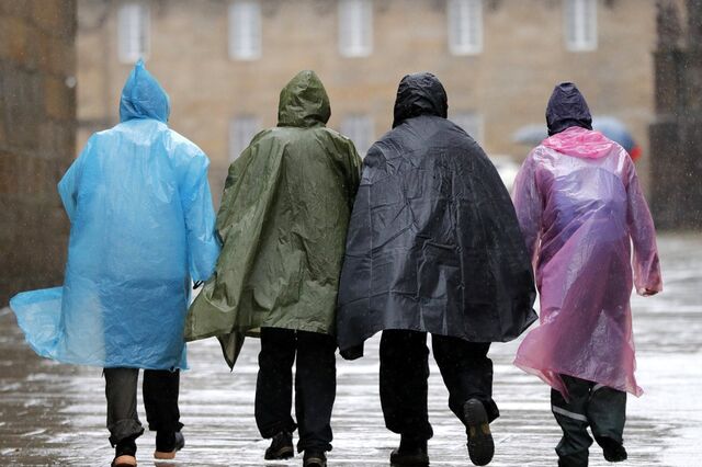 Dez distritos em aviso amarelo no domingo por previsão de chuva e trovoada