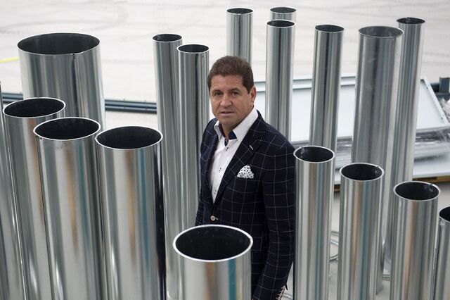 Falência da “Rolls Royce” do mobiliário sob suspeita
