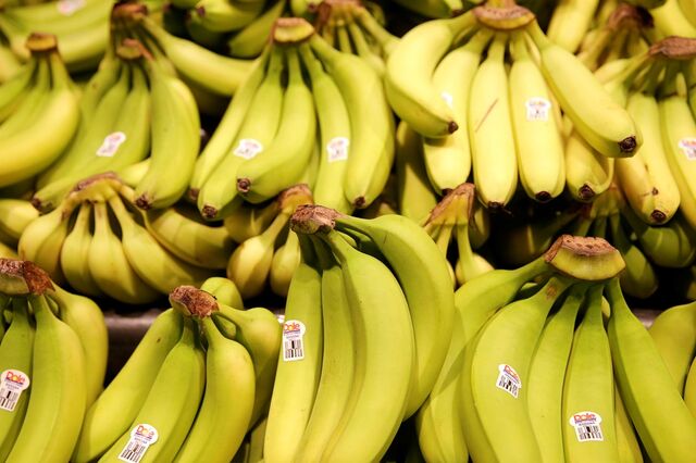 Os frescos da Greenyard querem comprar as bananas e os ananases da Dole