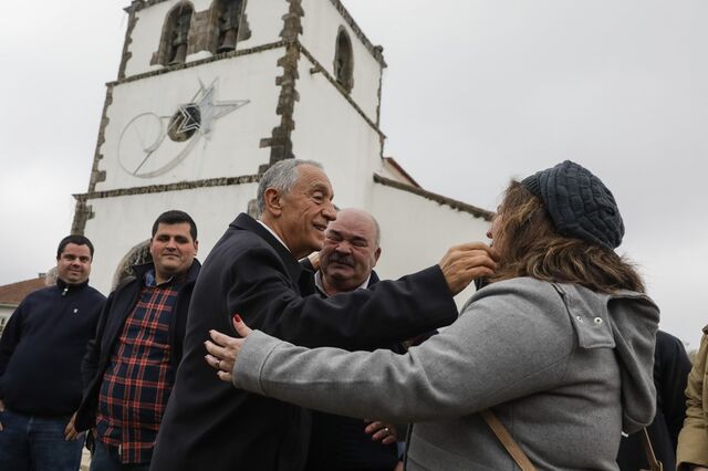 Marcelo apela à deslocação aos territórios afectados pelos incêndios
