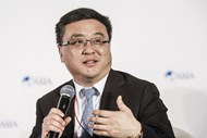 O fundador e presidente do motor de busca chinês Baidu, Ya-Qin Zhang, vai estar a debater tecnologia e o seu impacto no mundo a 25 de Janeiro, com o presidente da Vodafone e da Paypal, entre outros.