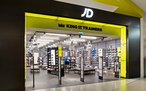 JD Sports abre lojas em Portugal enquanto espera pela fusão com a Sport Zone