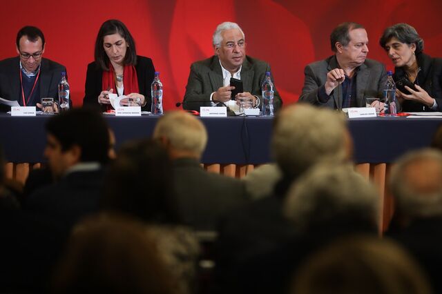 Governo e PS deixam em aberto aumentos no Estado em 2019  