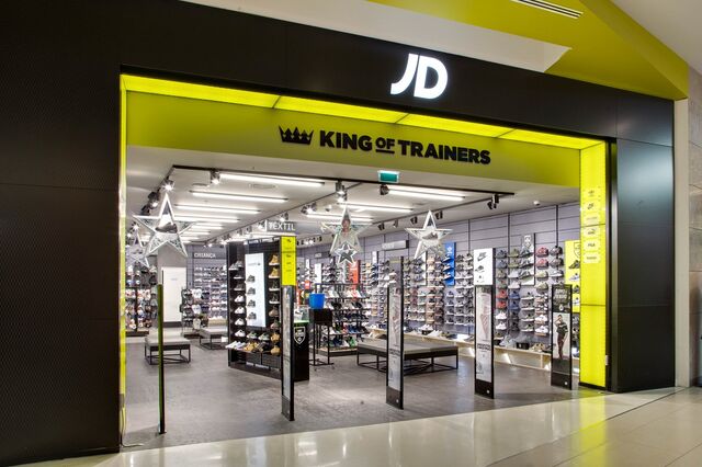 JD Sports abre lojas em Portugal enquanto espera pela fusão com a Sport Zone