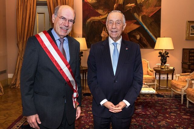 Presidente da República condecora Fernando Pinto
