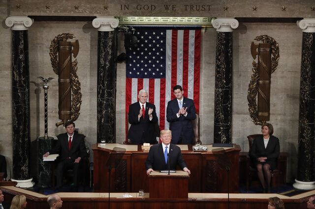 Donald Trump declara 'novo momento americano' no discurso do Estado da União