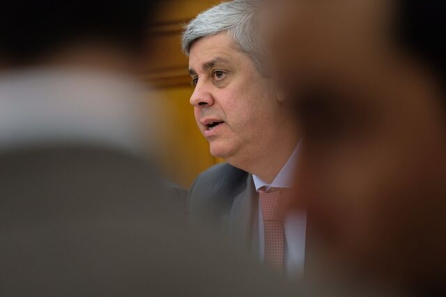 Governo não revela quando serão pagas todas as progressões
