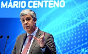 Mário Centeno anuncia conclusão bem-sucedida da 3.ª revisão do resgate à Grécia