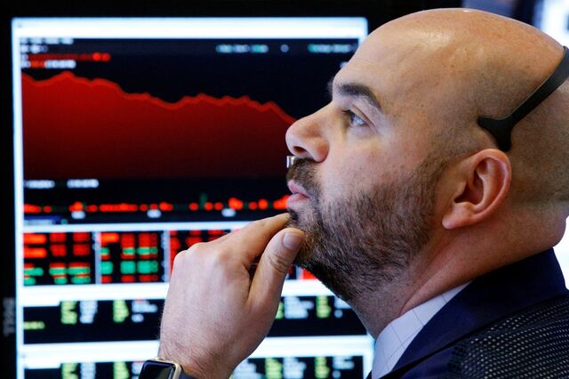 Bolsa grega sobe mais de 2% após acordo no Eurogrupo. Petróleo ganha com OPEP